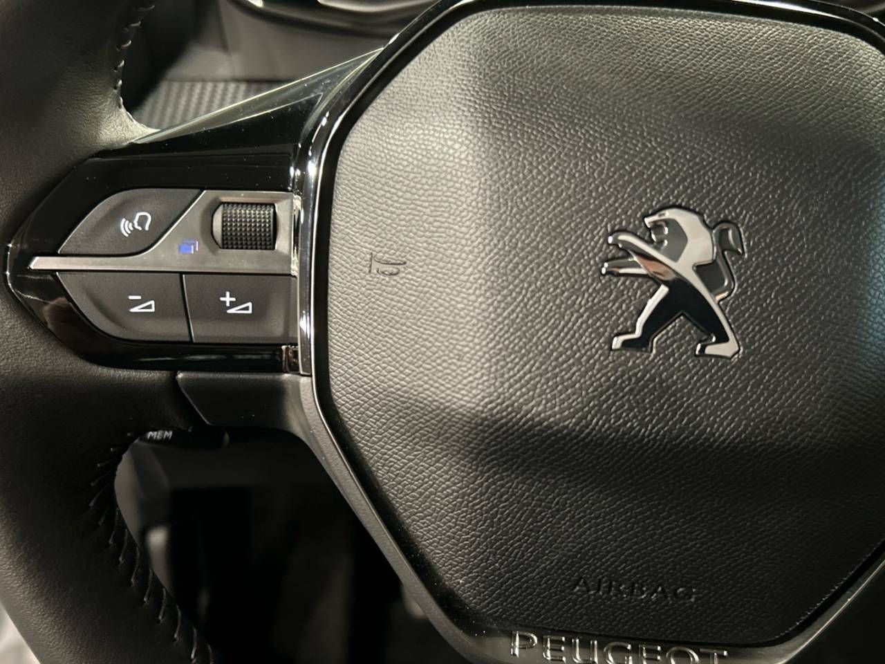 Foto Peugeot 208 16
