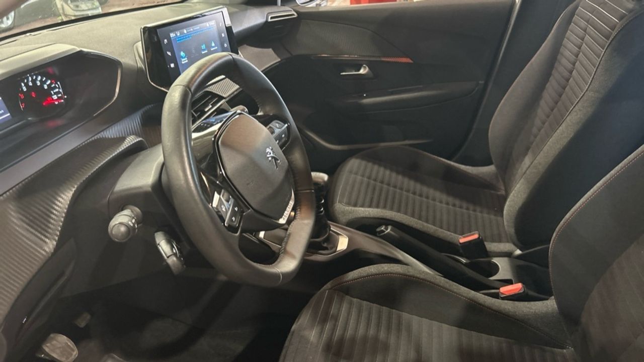 Foto Peugeot 208 11