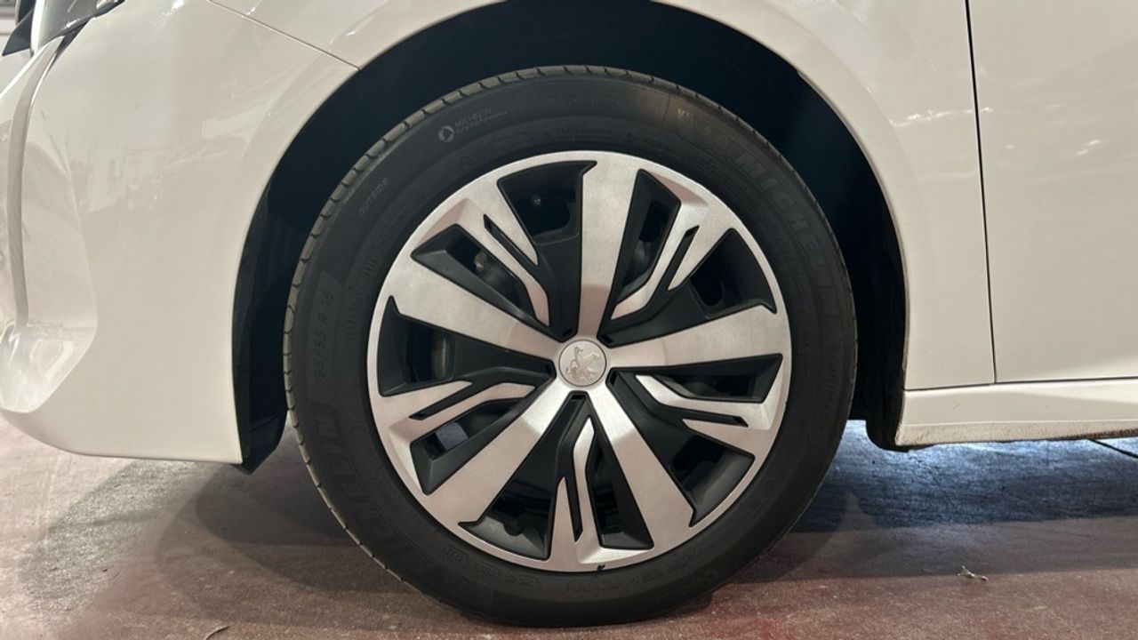 Foto Peugeot 208 13