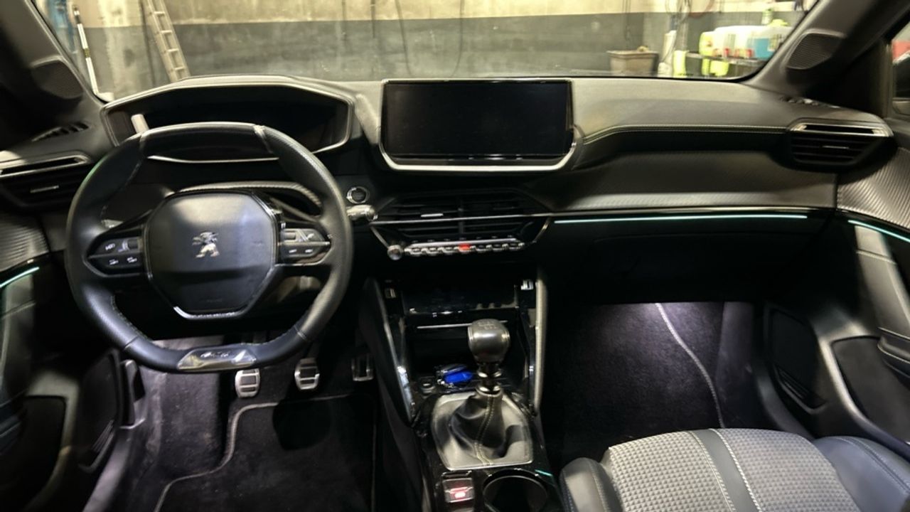 Foto Peugeot 208 8