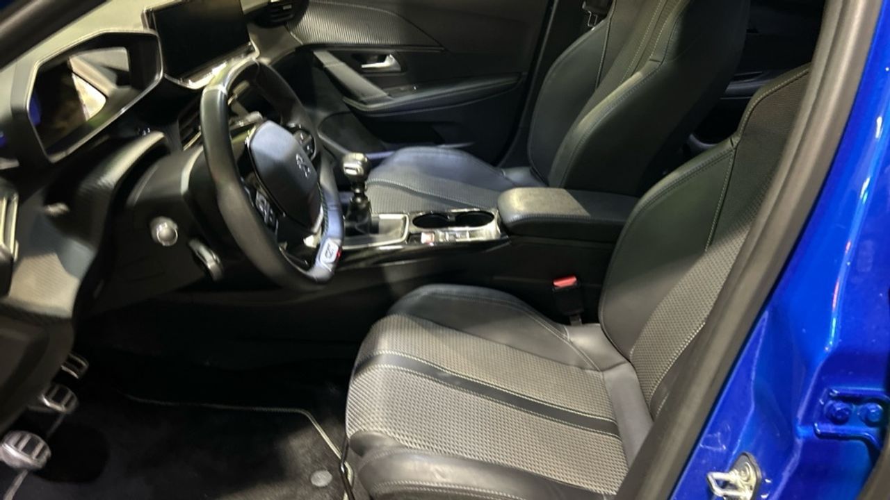 Foto Peugeot 208 11