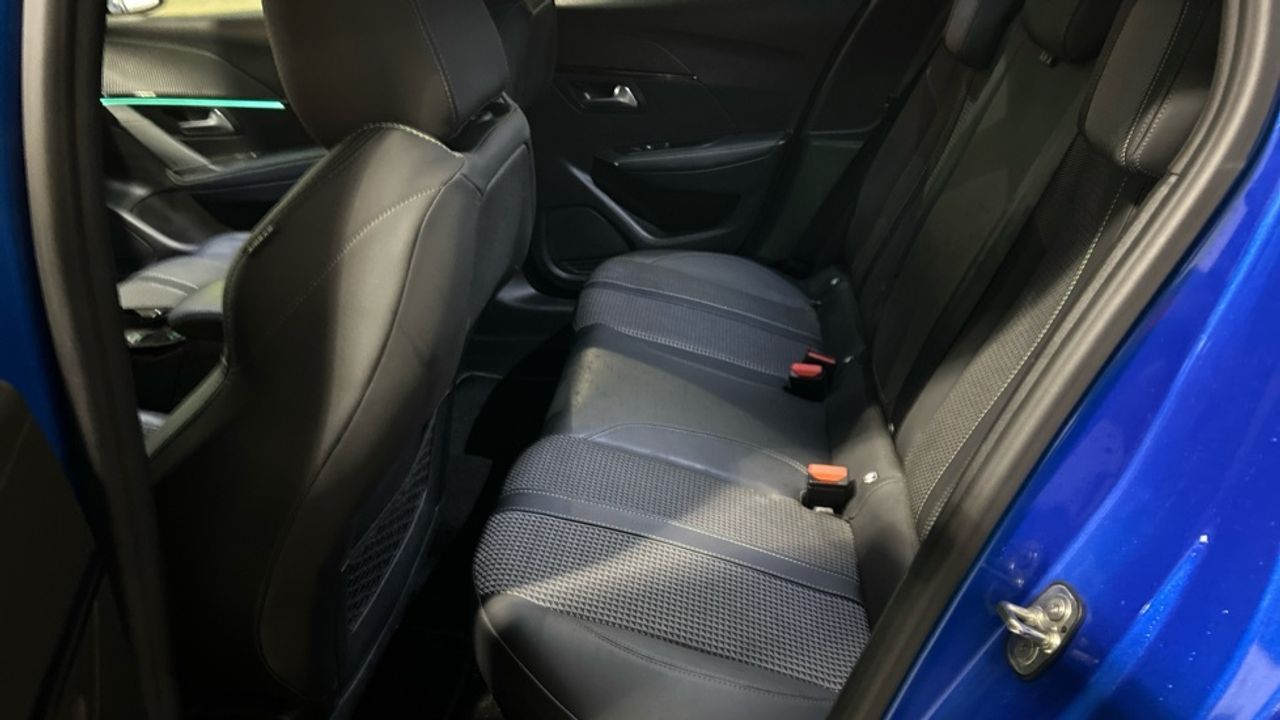 Foto Peugeot 208 12