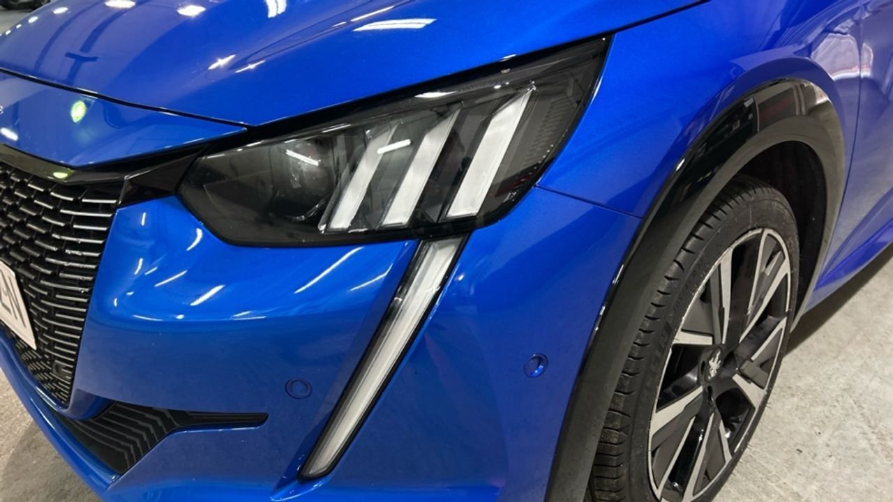 Foto Peugeot 208 16