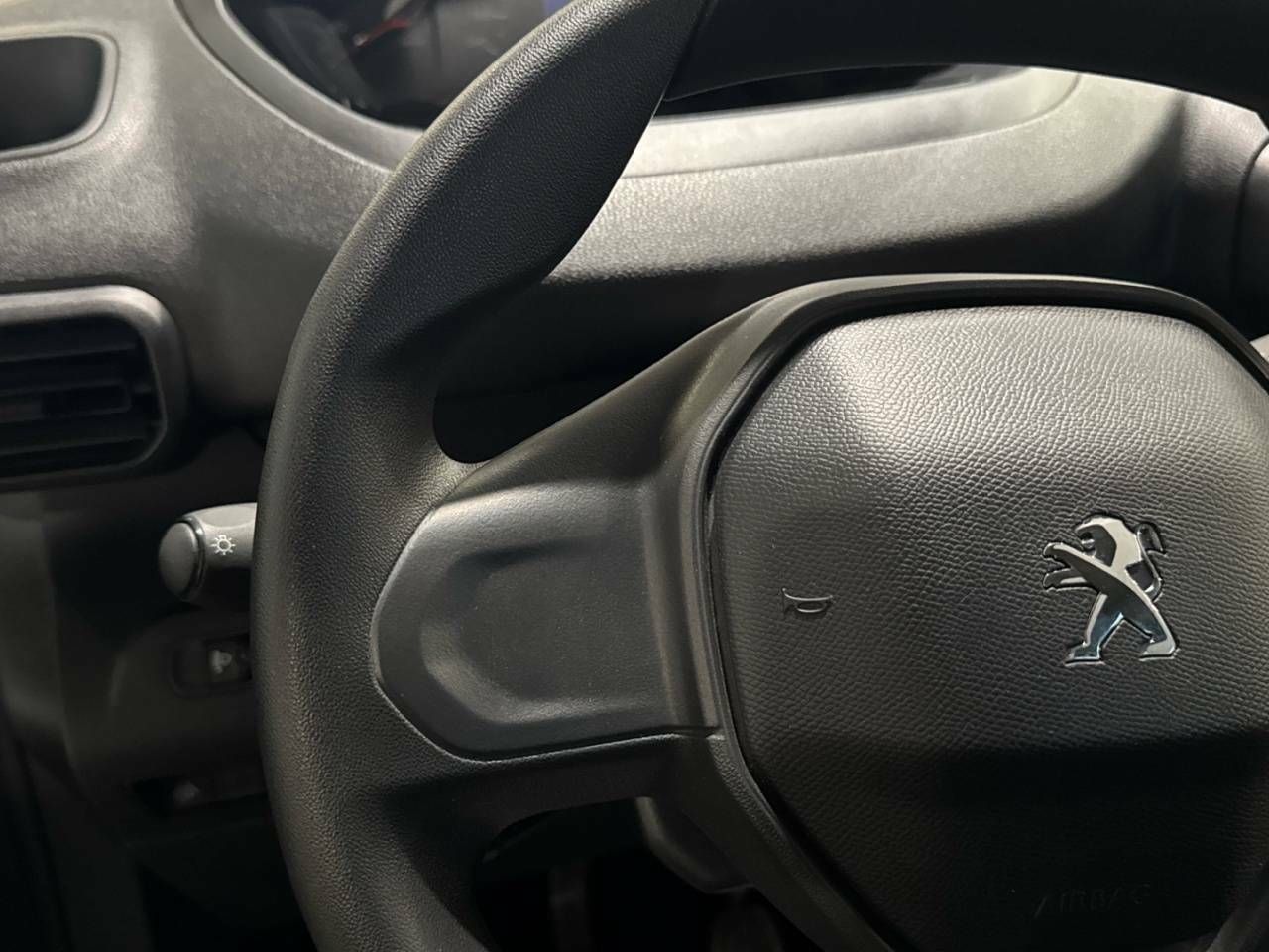 Foto Peugeot Rifter 9