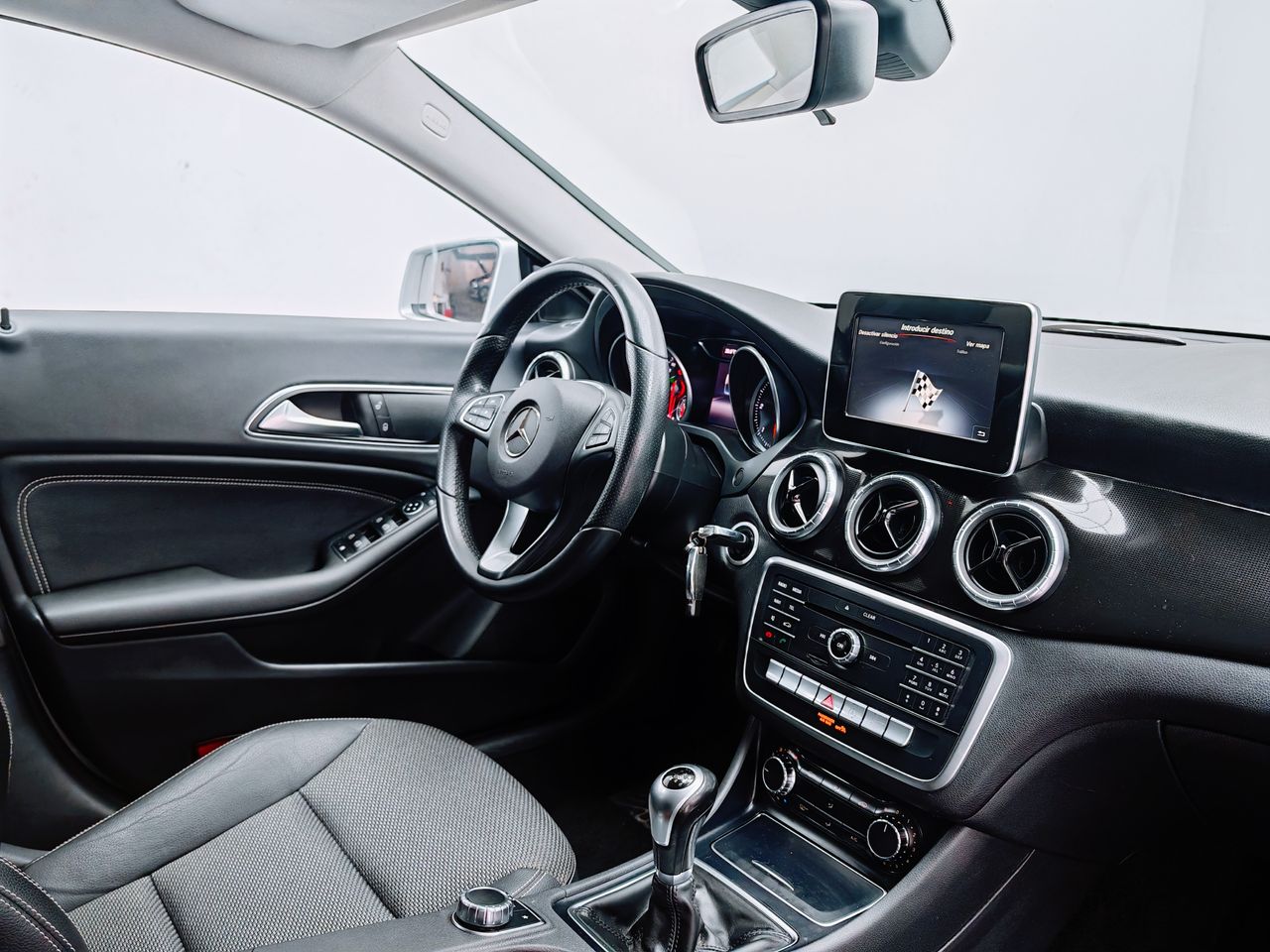 Foto Mercedes-Benz Clase CLA 22