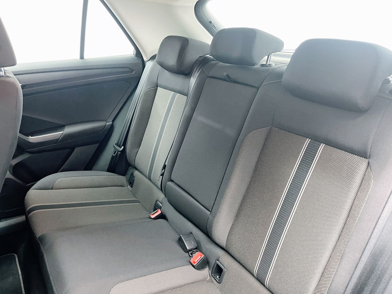 Foto Volkswagen T-Roc 12