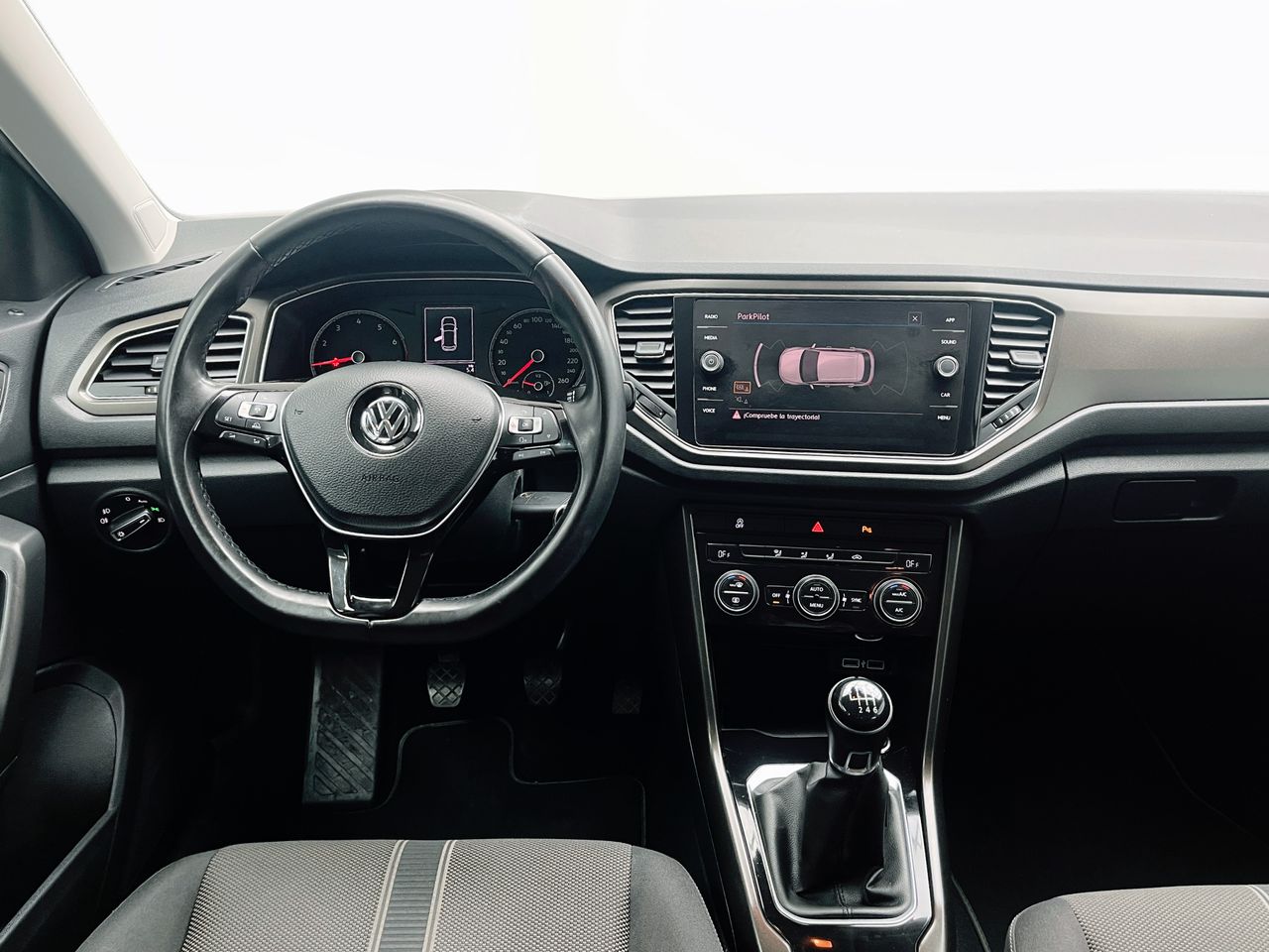 Foto Volkswagen T-Roc 3