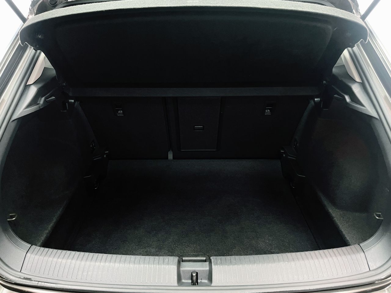 Foto Volkswagen T-Roc 25