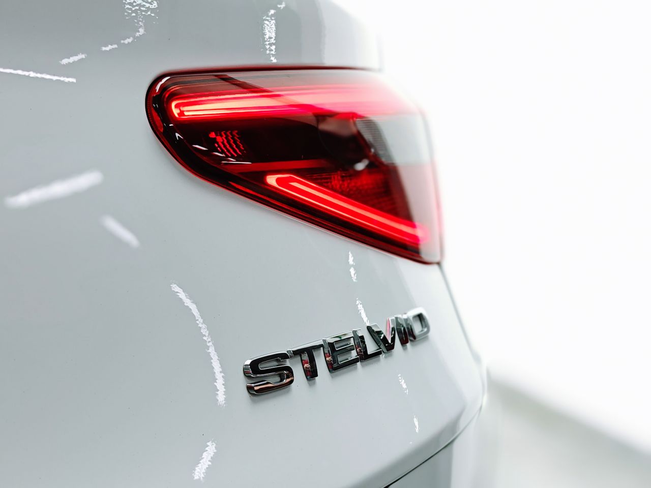 Foto Alfa Romeo Stelvio 15