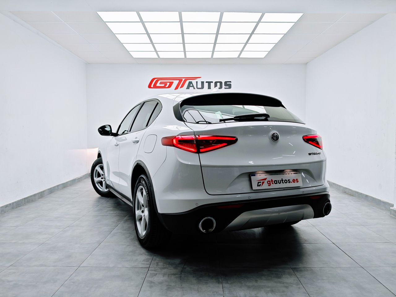 Foto Alfa Romeo Stelvio 5