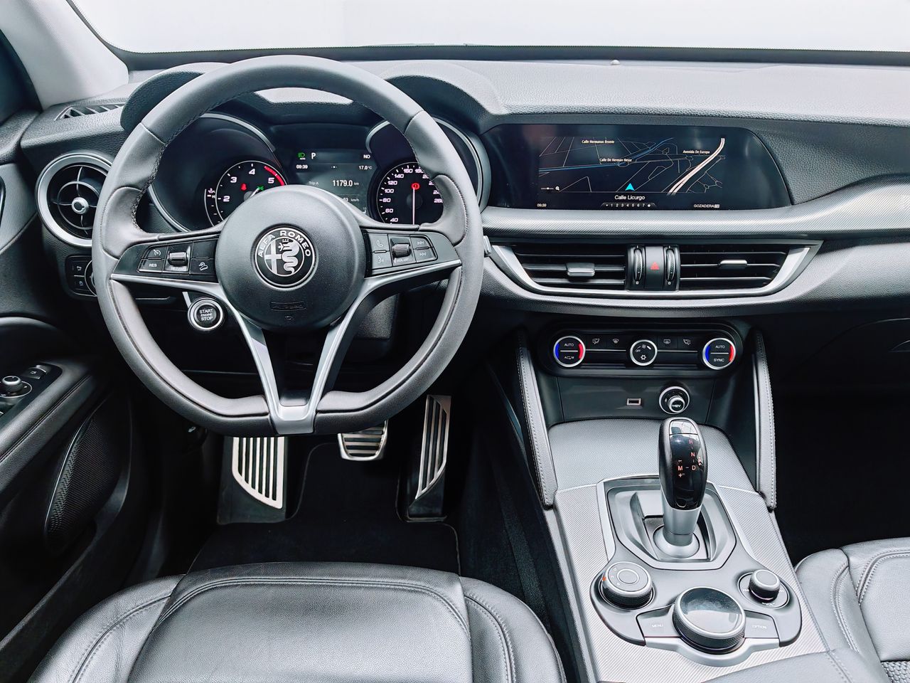 Foto Alfa Romeo Stelvio 8