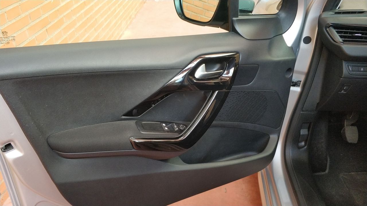 Foto Peugeot 208 22