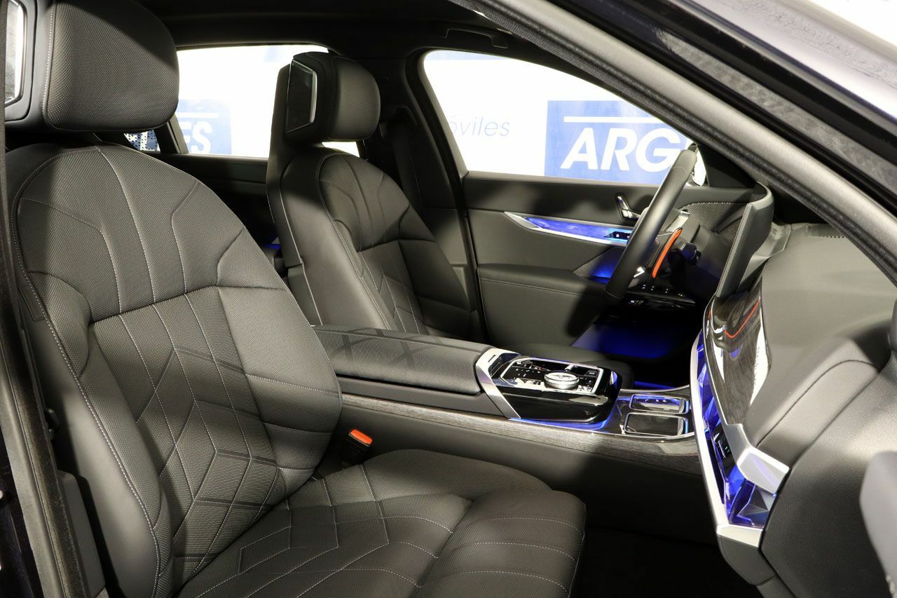Foto BMW Serie 7 8