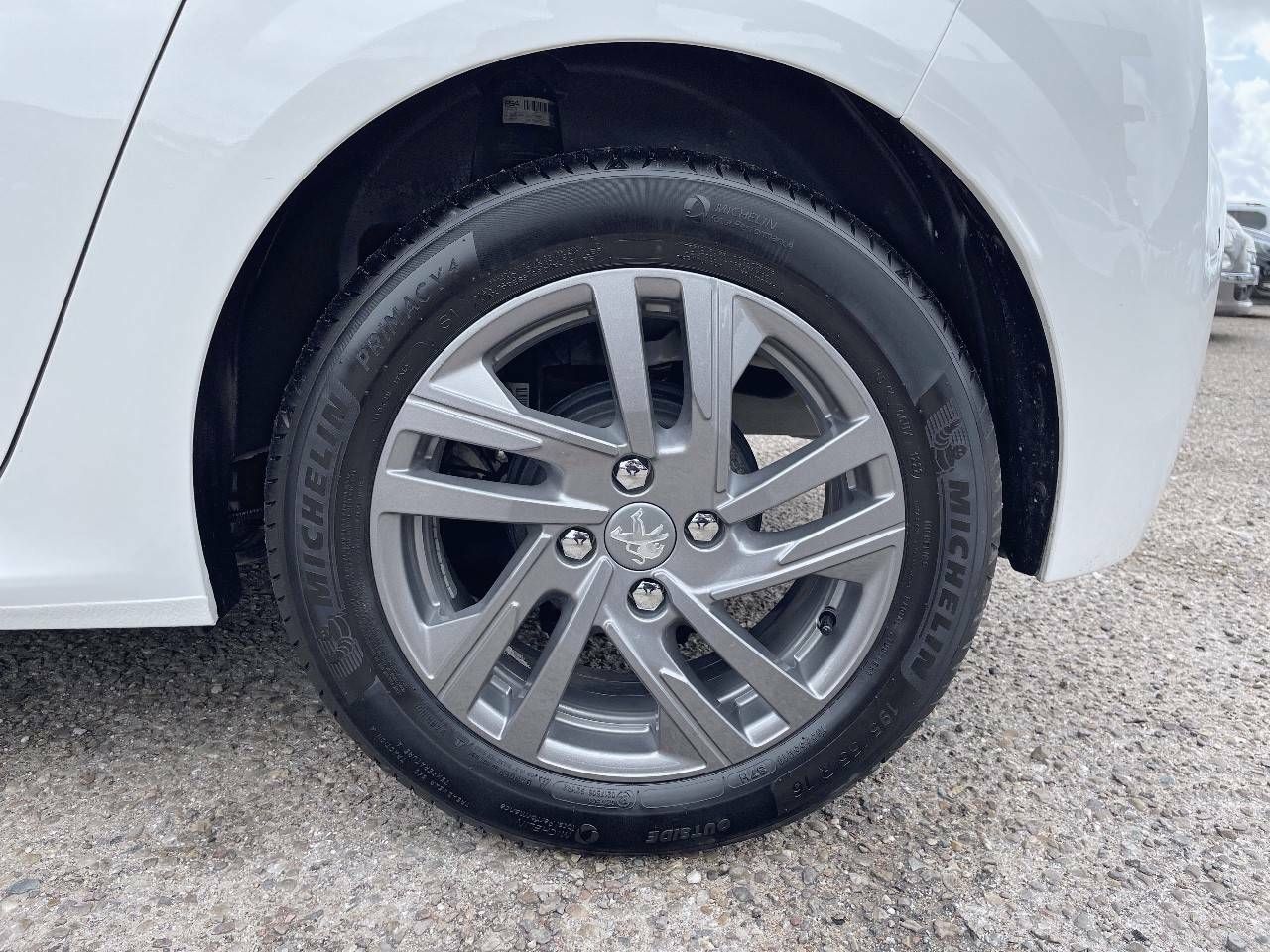 Foto Peugeot 208 6