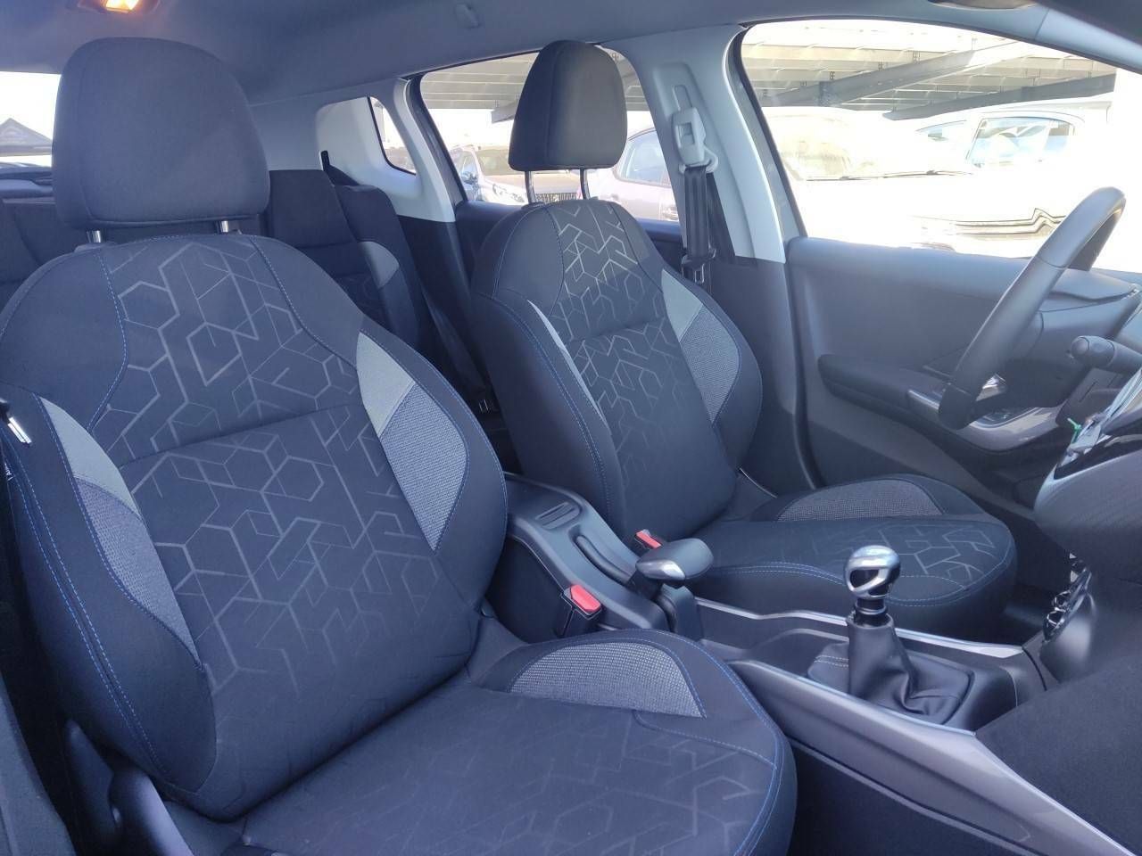 Foto Peugeot 2008 13