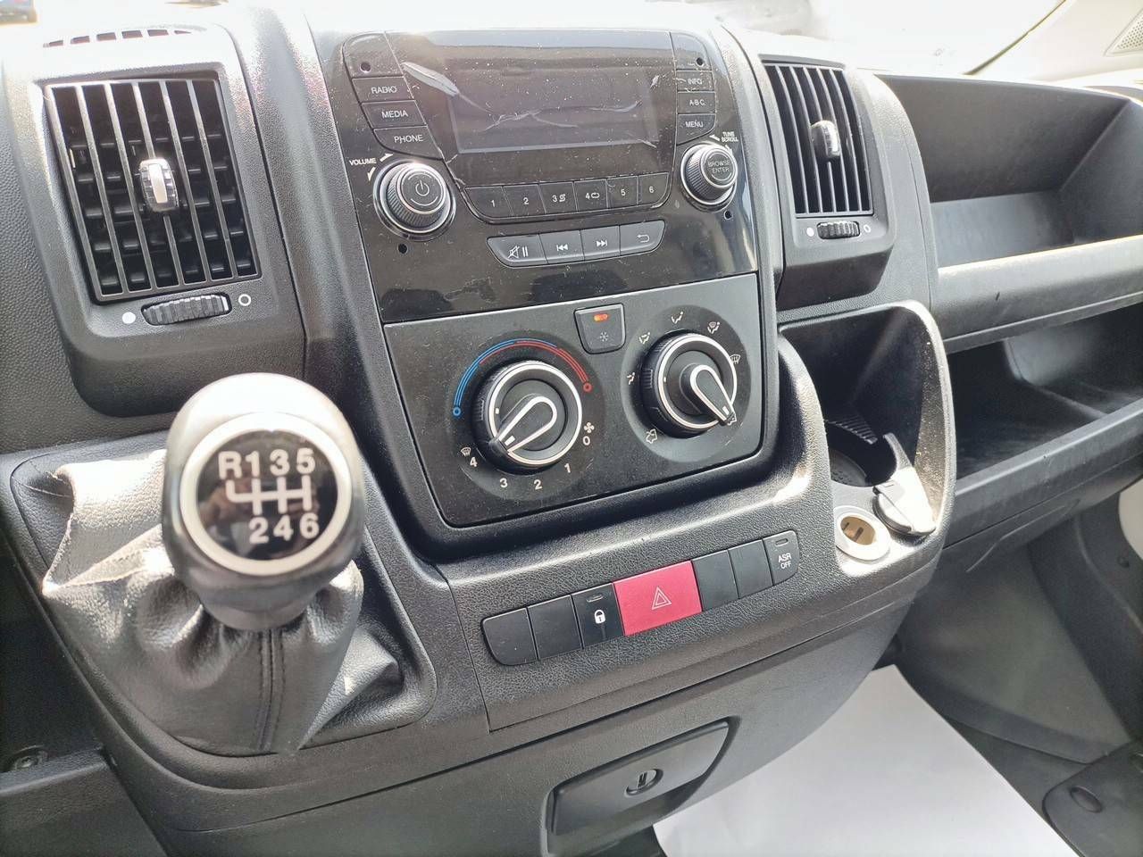 Foto Peugeot Boxer 10