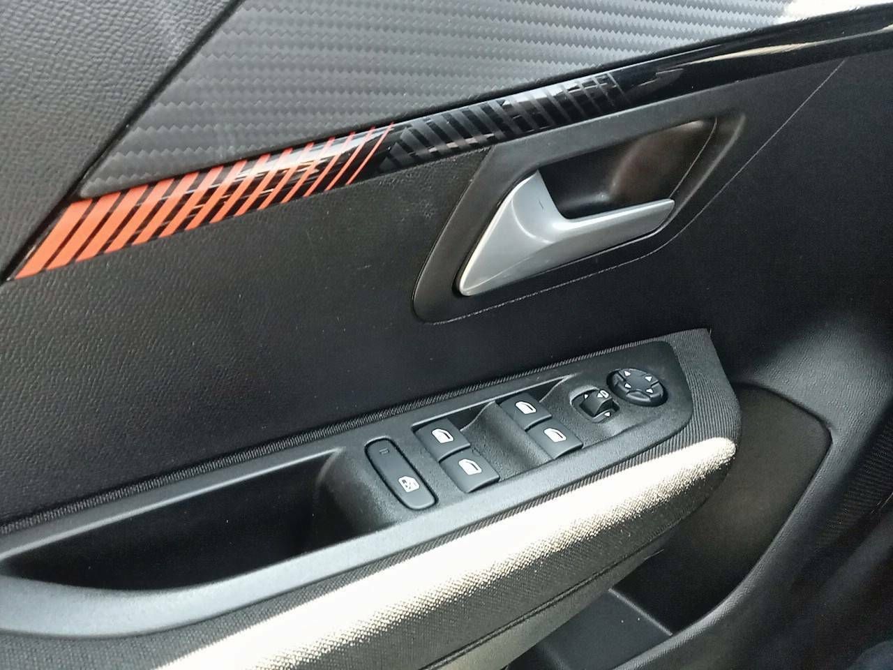 Foto Peugeot 208 12
