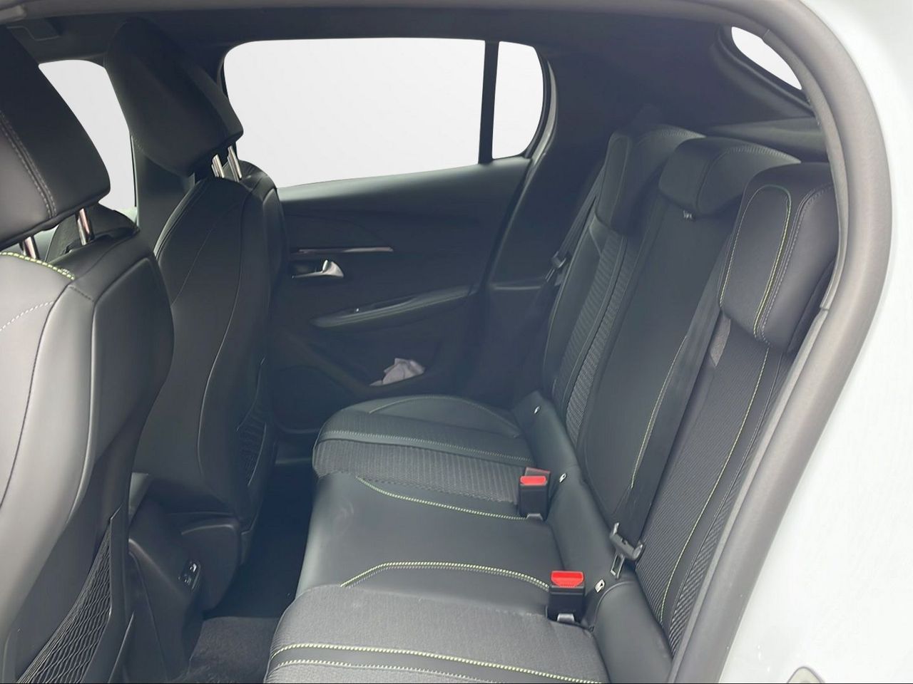 Foto Peugeot 208 11