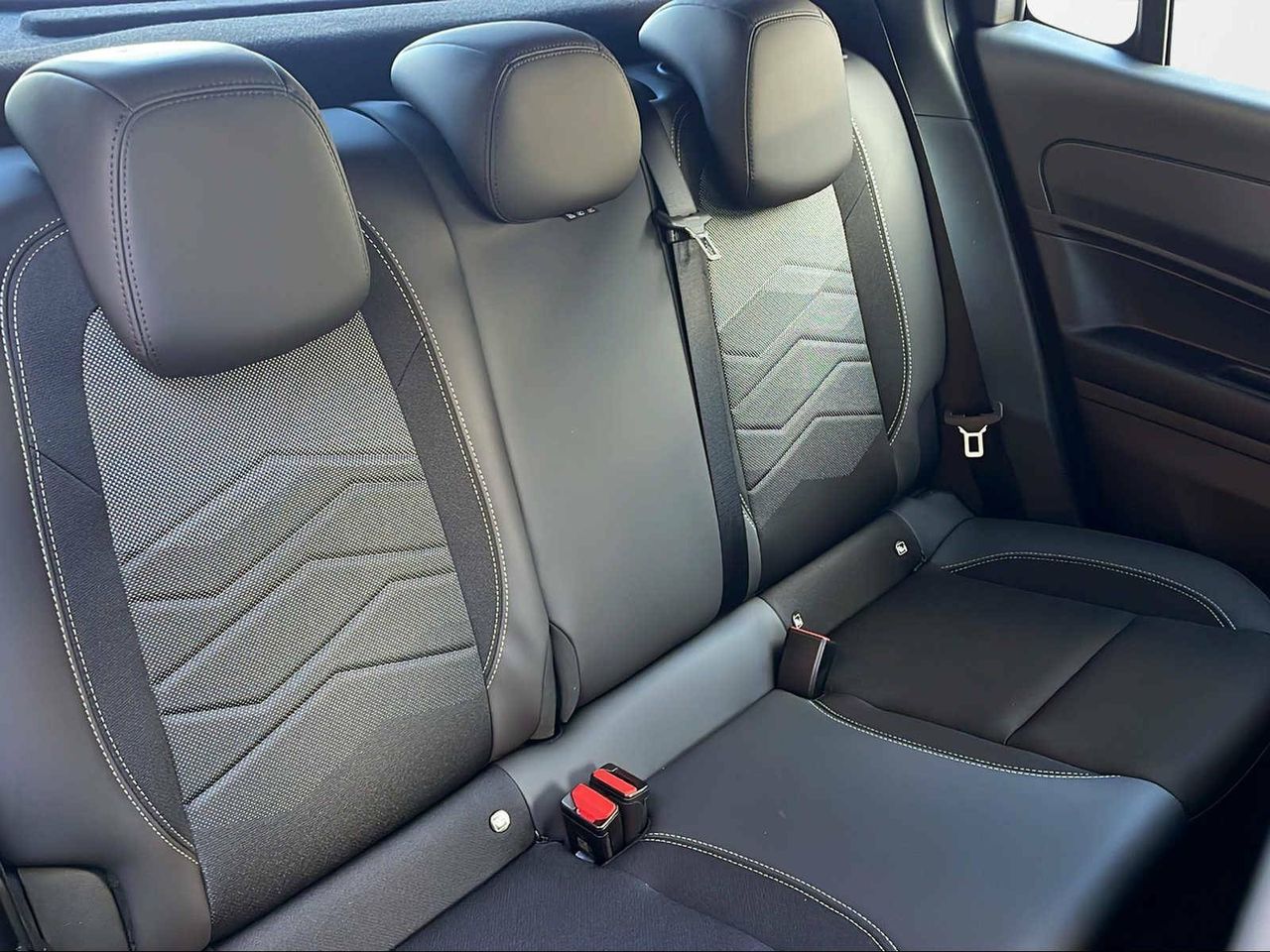 Foto Jeep Avenger 24