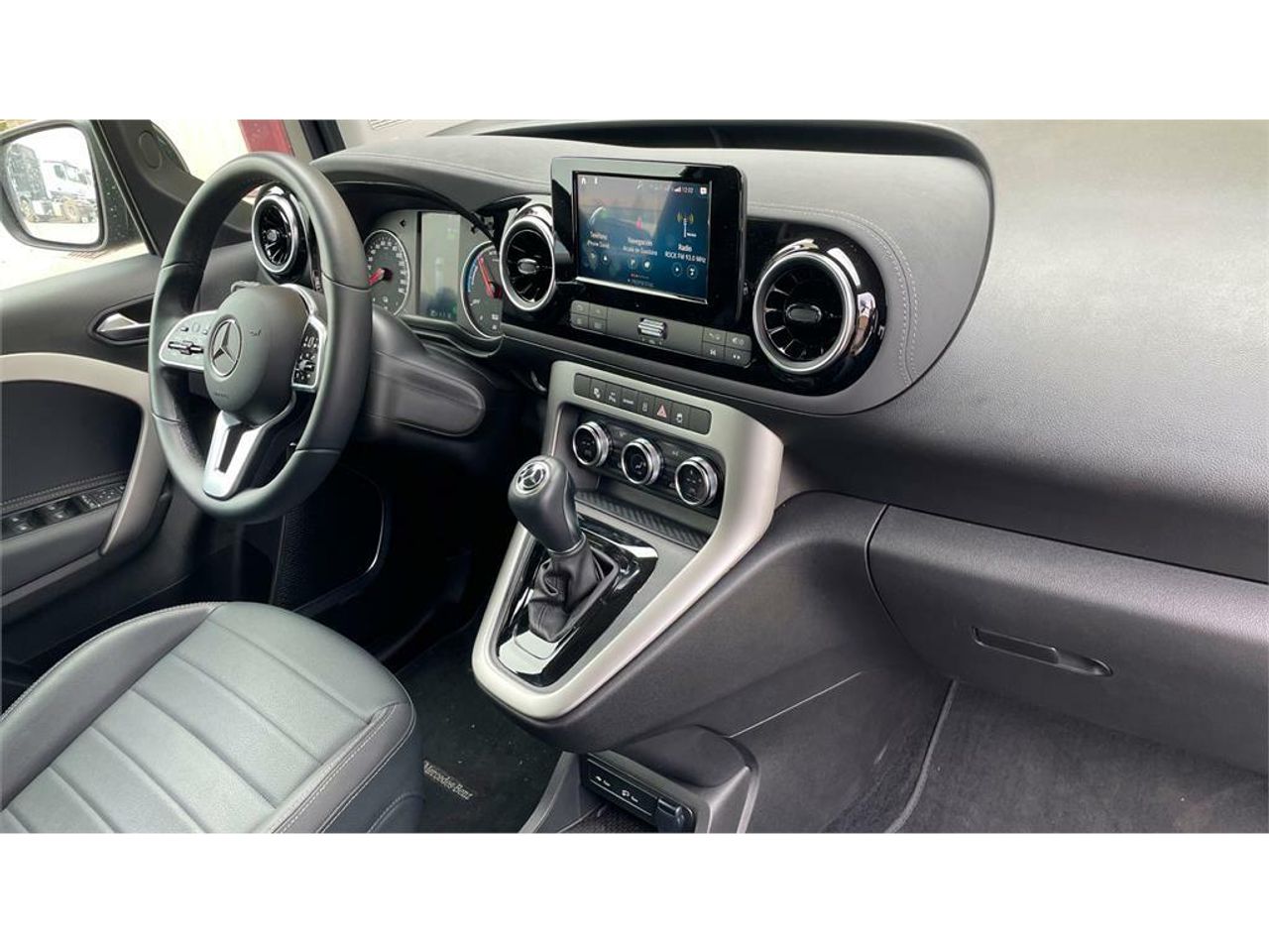 Foto Mercedes-Benz EQT 9