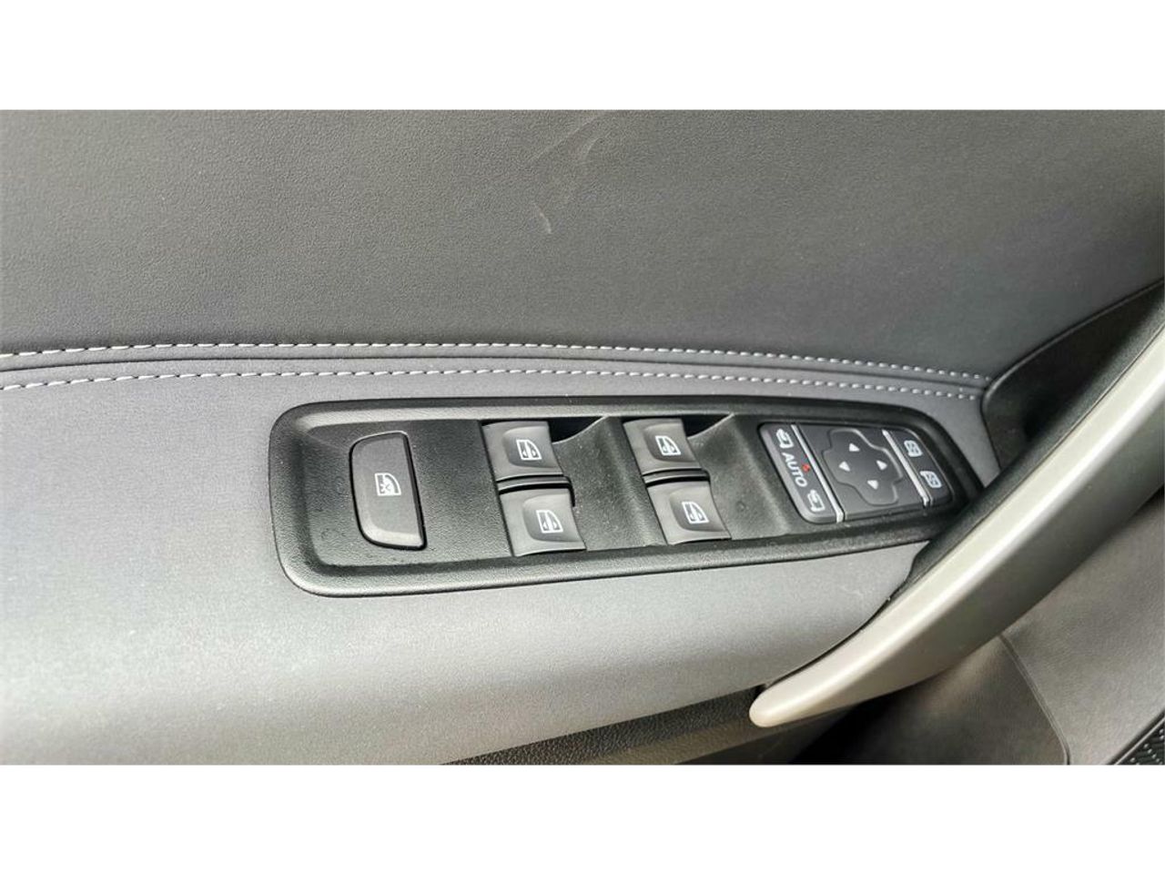 Foto Mercedes-Benz EQT 11