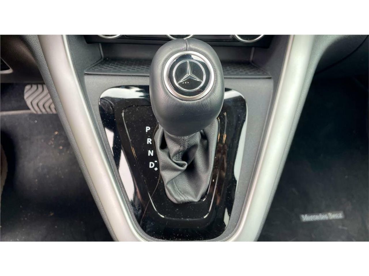 Foto Mercedes-Benz EQT 17
