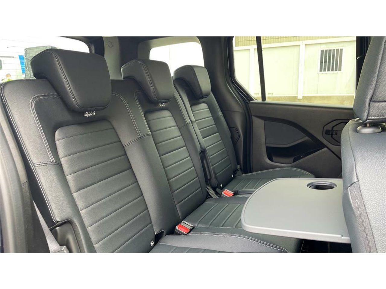 Foto Mercedes-Benz EQT 18