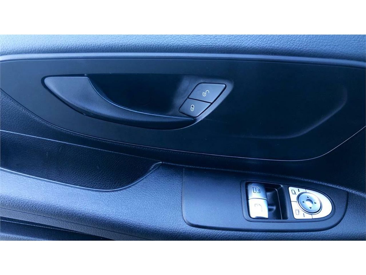 Foto Mercedes-Benz Vito 14