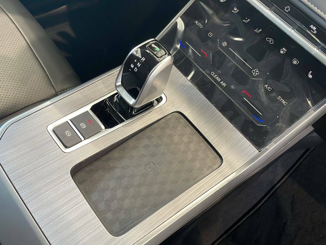 Foto DR Automobiles DR5 23