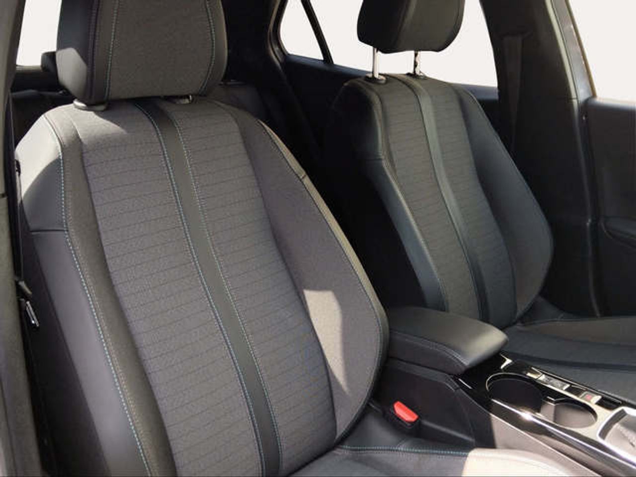 Foto Peugeot 2008 13