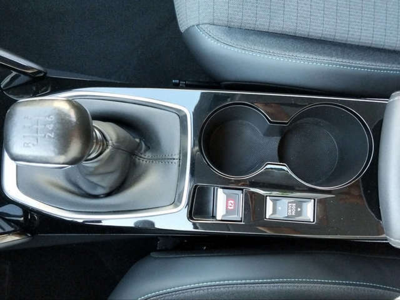 Foto Peugeot 208 22