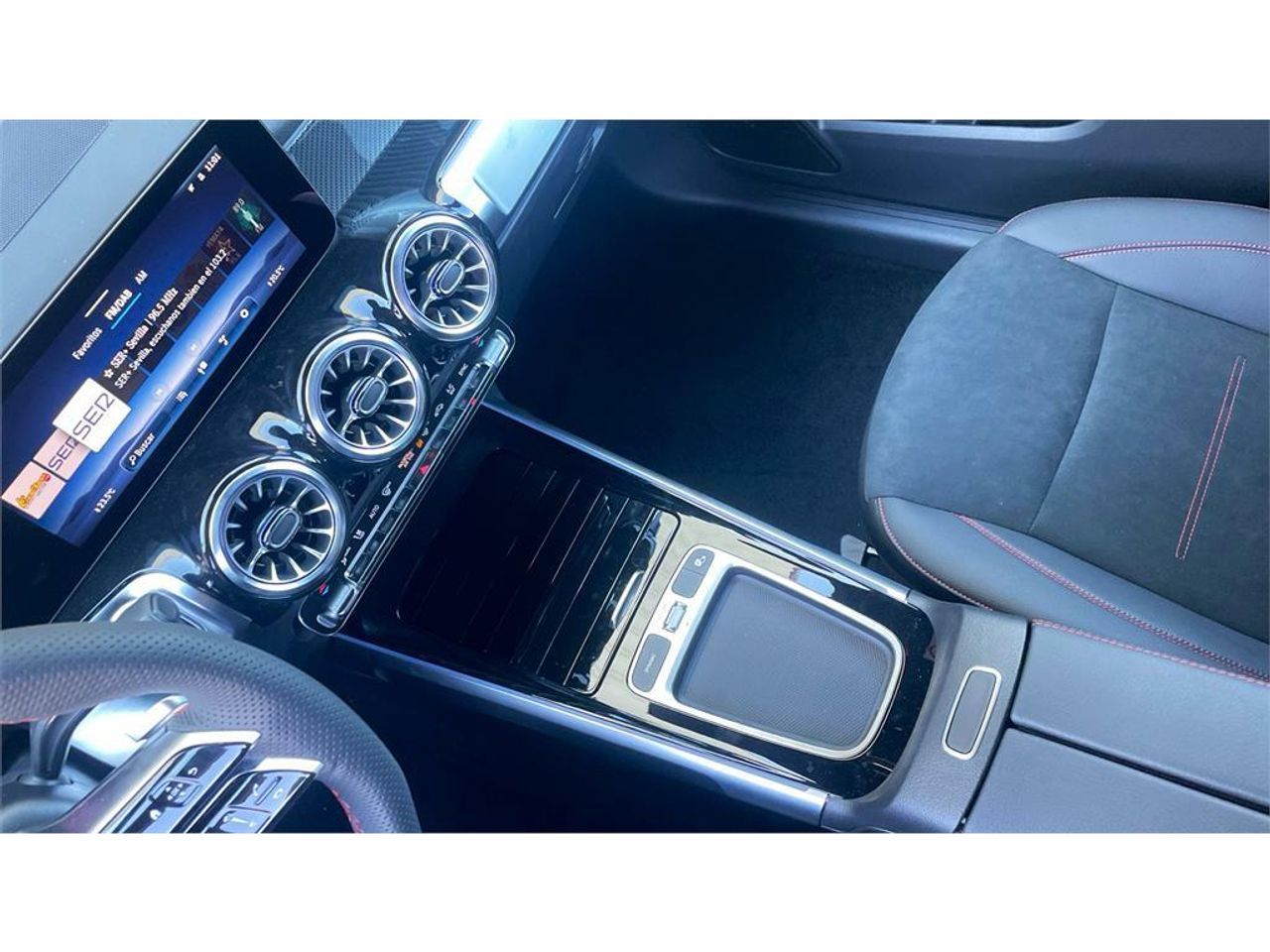 Foto Mercedes-Benz Clase GLB 13