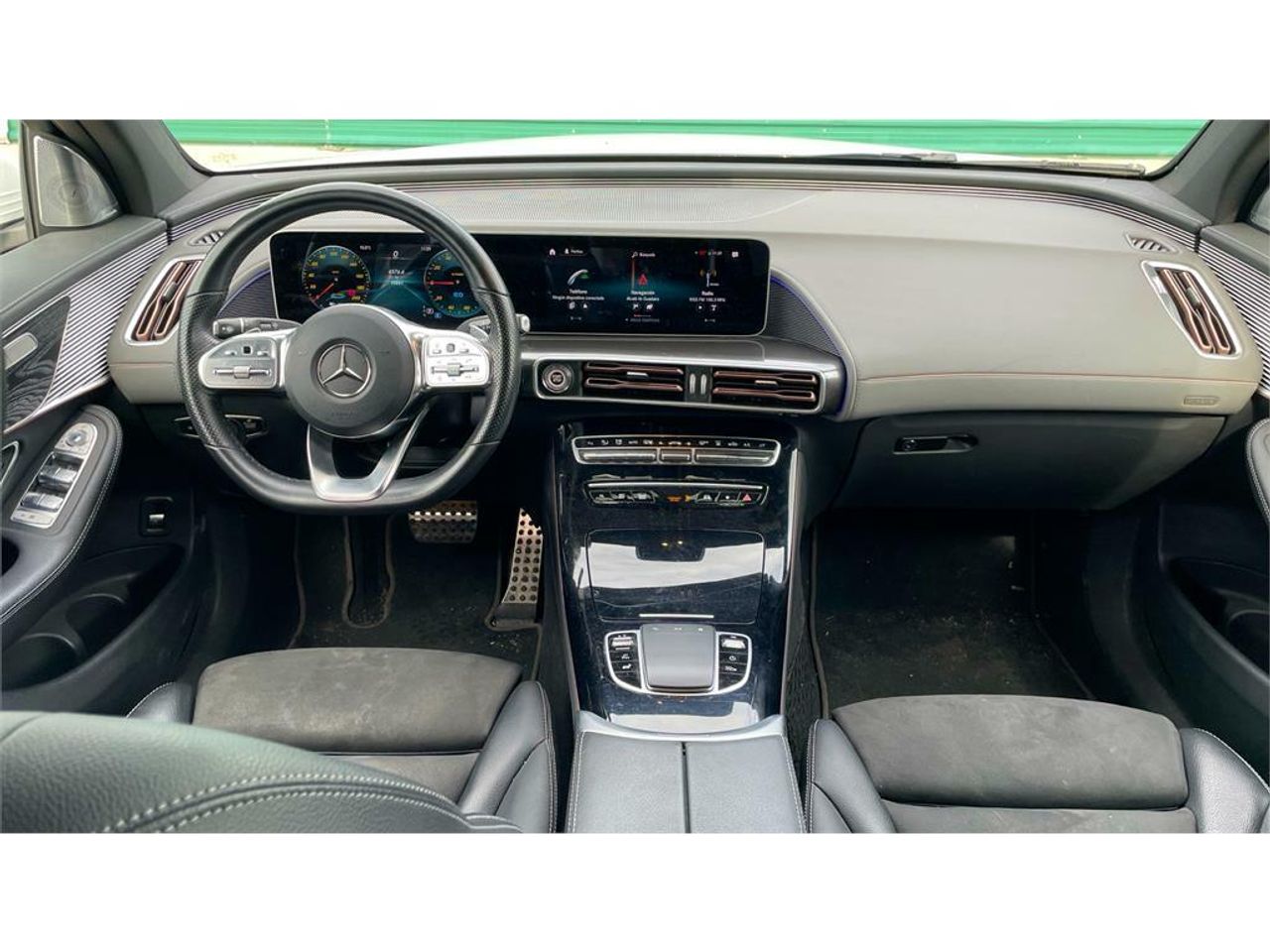 Foto Mercedes-Benz EQC 8