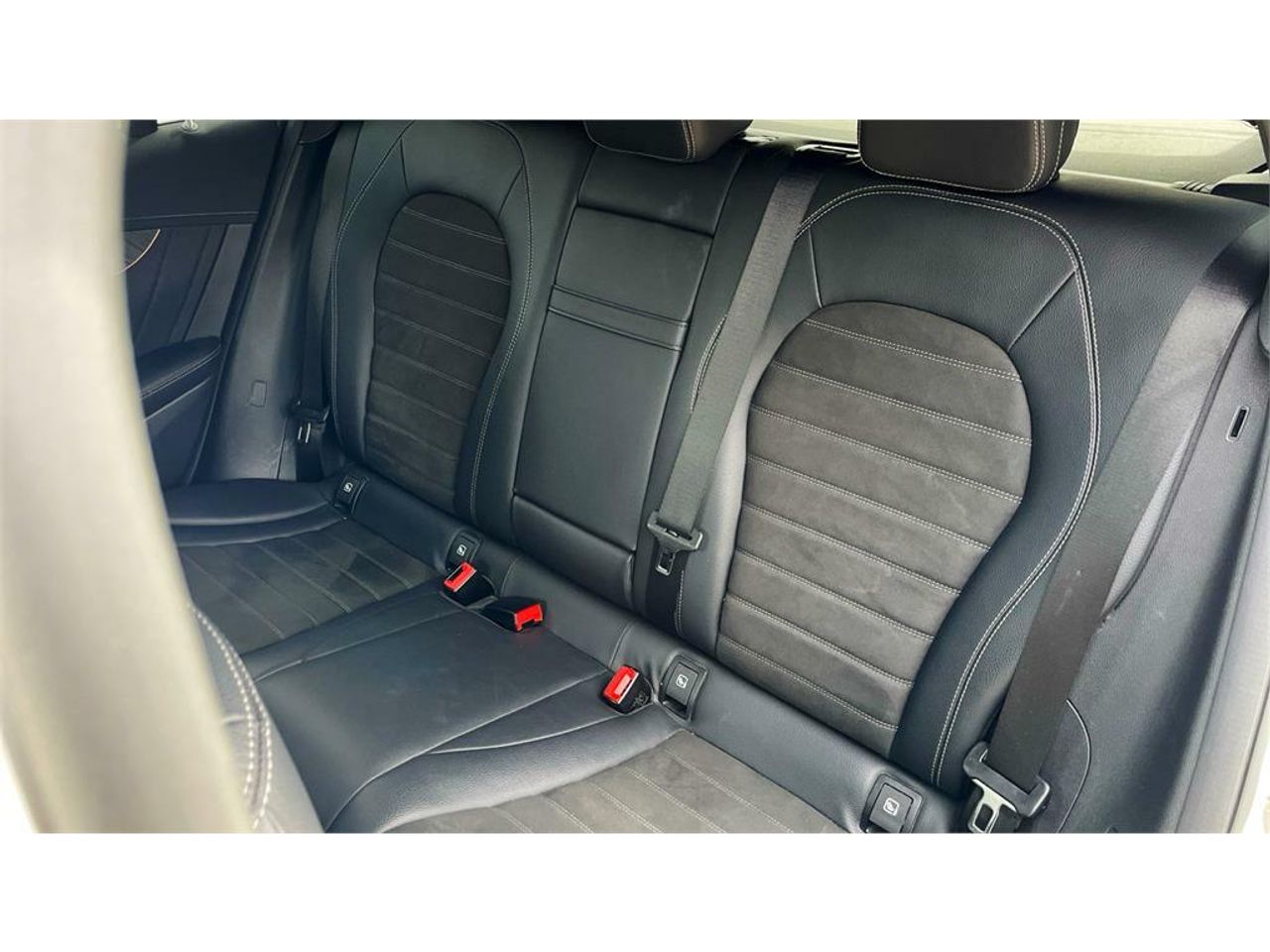 Foto Mercedes-Benz EQC 11