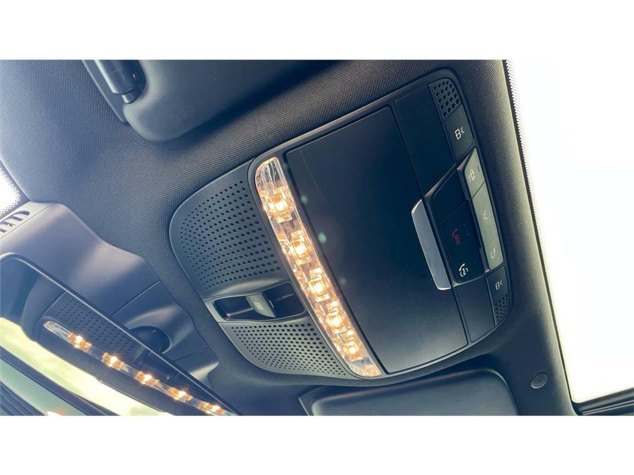 Foto Mercedes-Benz EQC 14