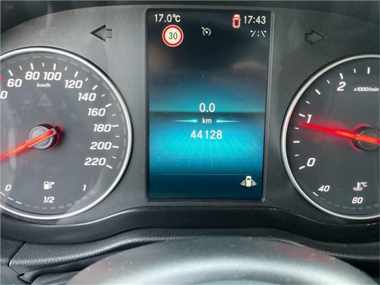 Foto Mercedes-Benz Clase T 10