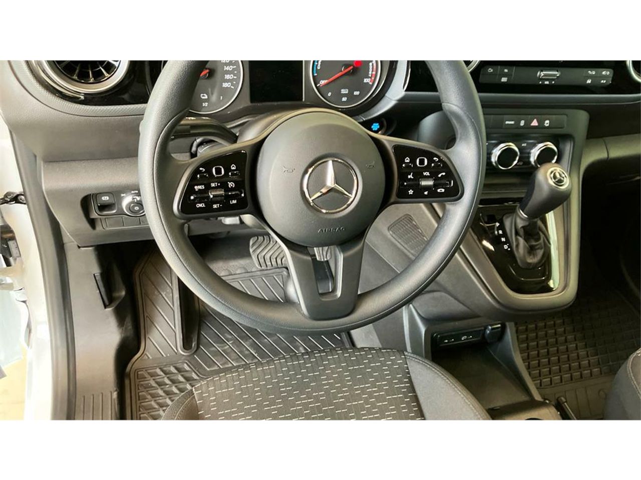 Foto Mercedes-Benz Citan 8