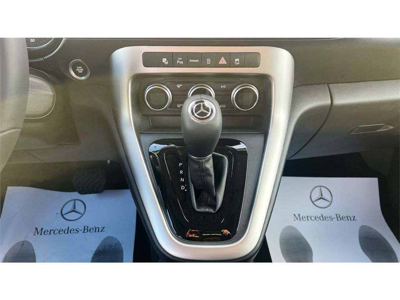 Foto Mercedes-Benz EQT 12