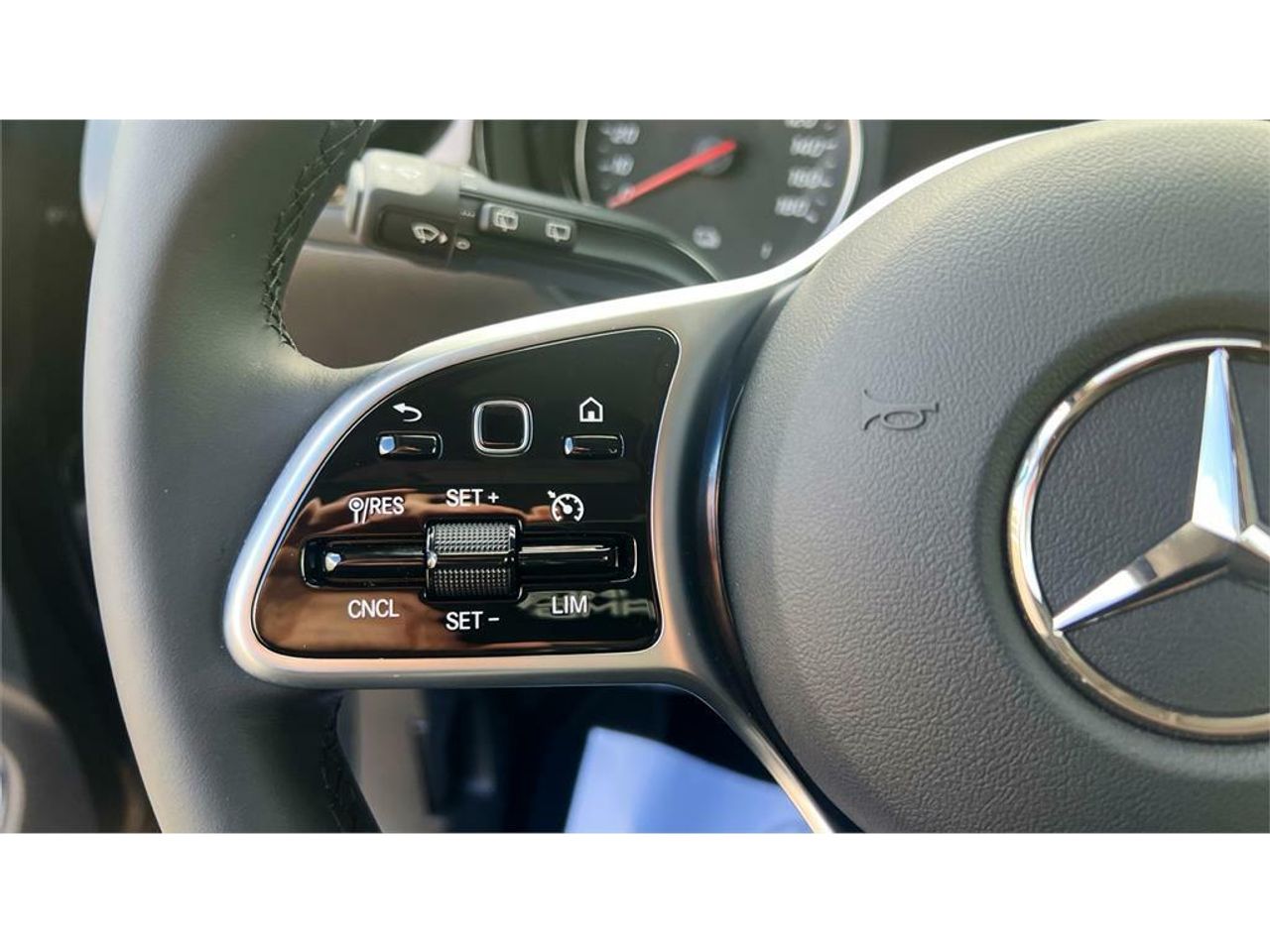 Foto Mercedes-Benz EQT 16
