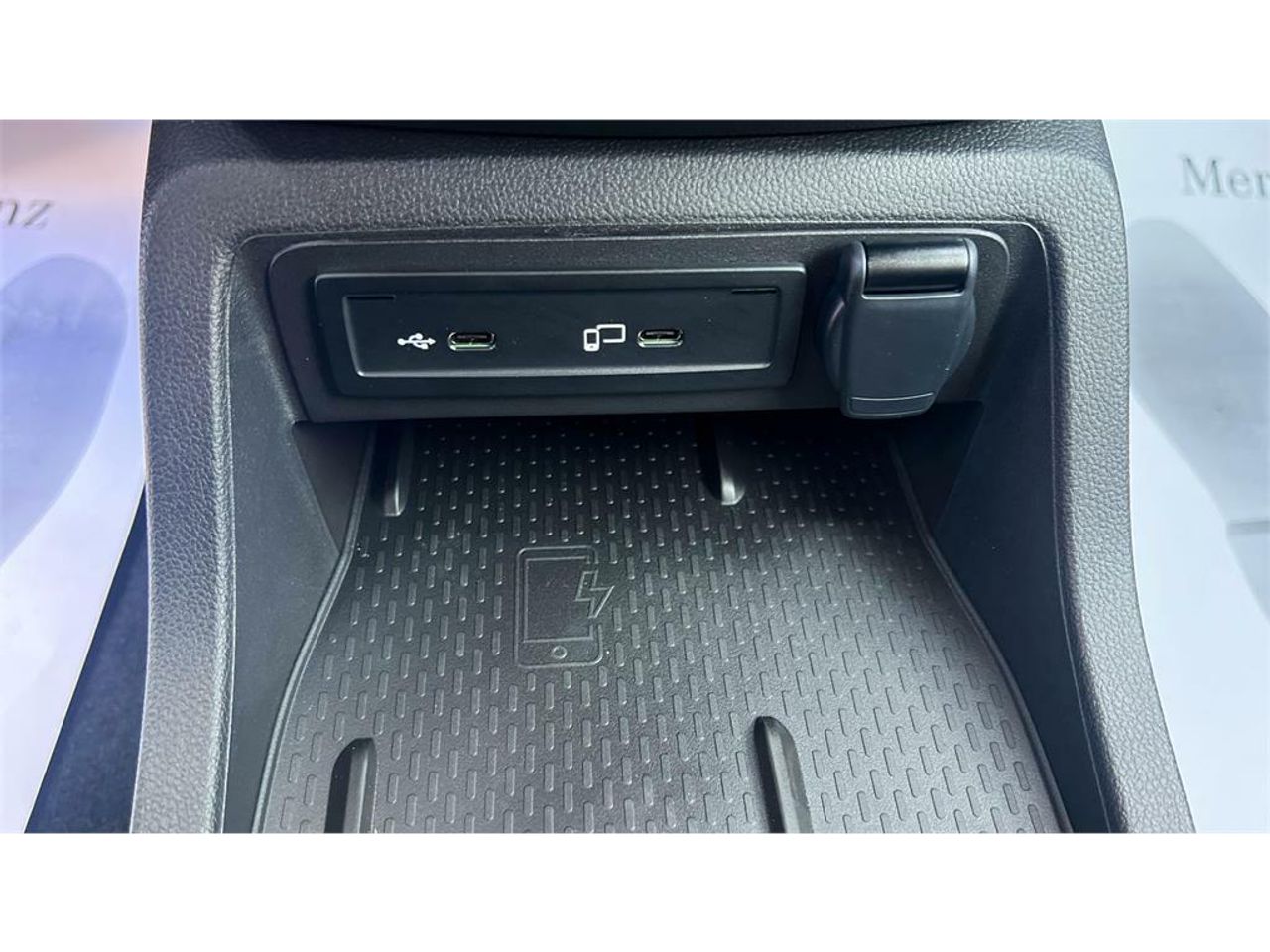 Foto Mercedes-Benz EQT 22