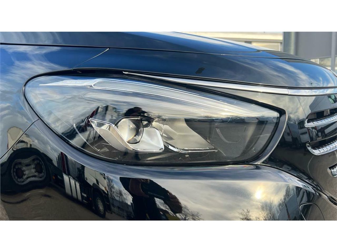 Foto Mercedes-Benz EQT 30