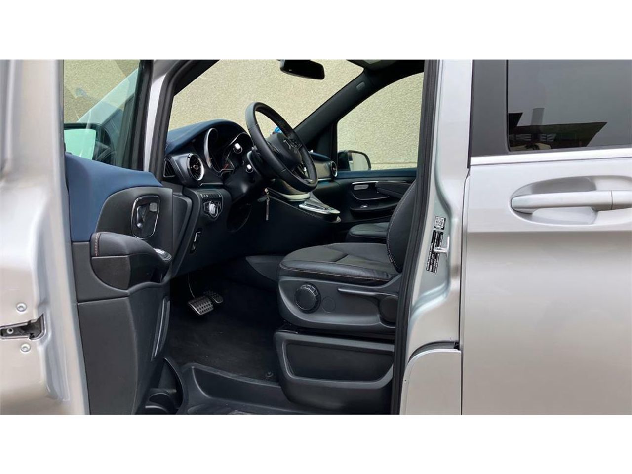 Foto Mercedes-Benz EQV 26