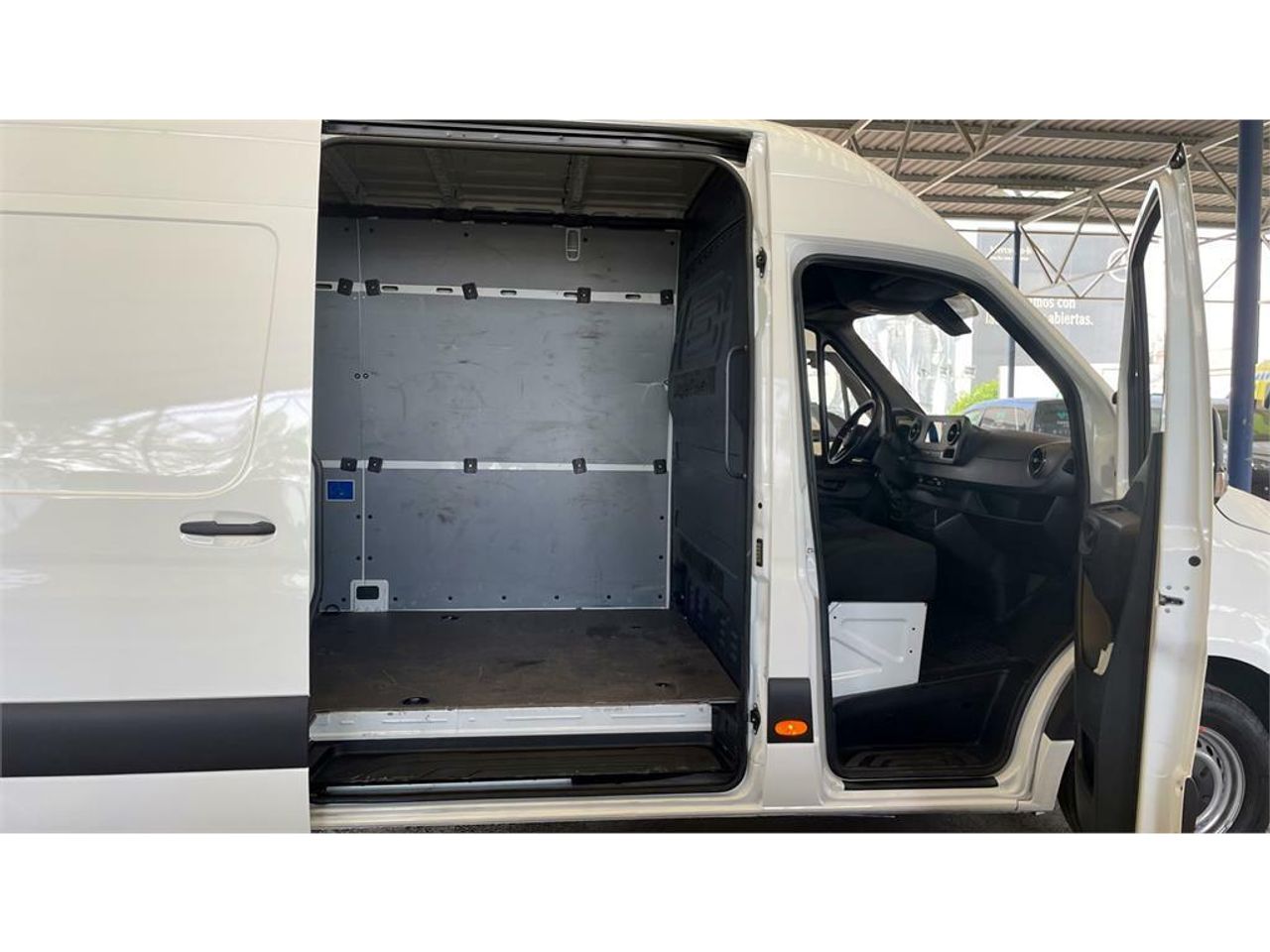 Foto Mercedes-Benz Sprinter 18