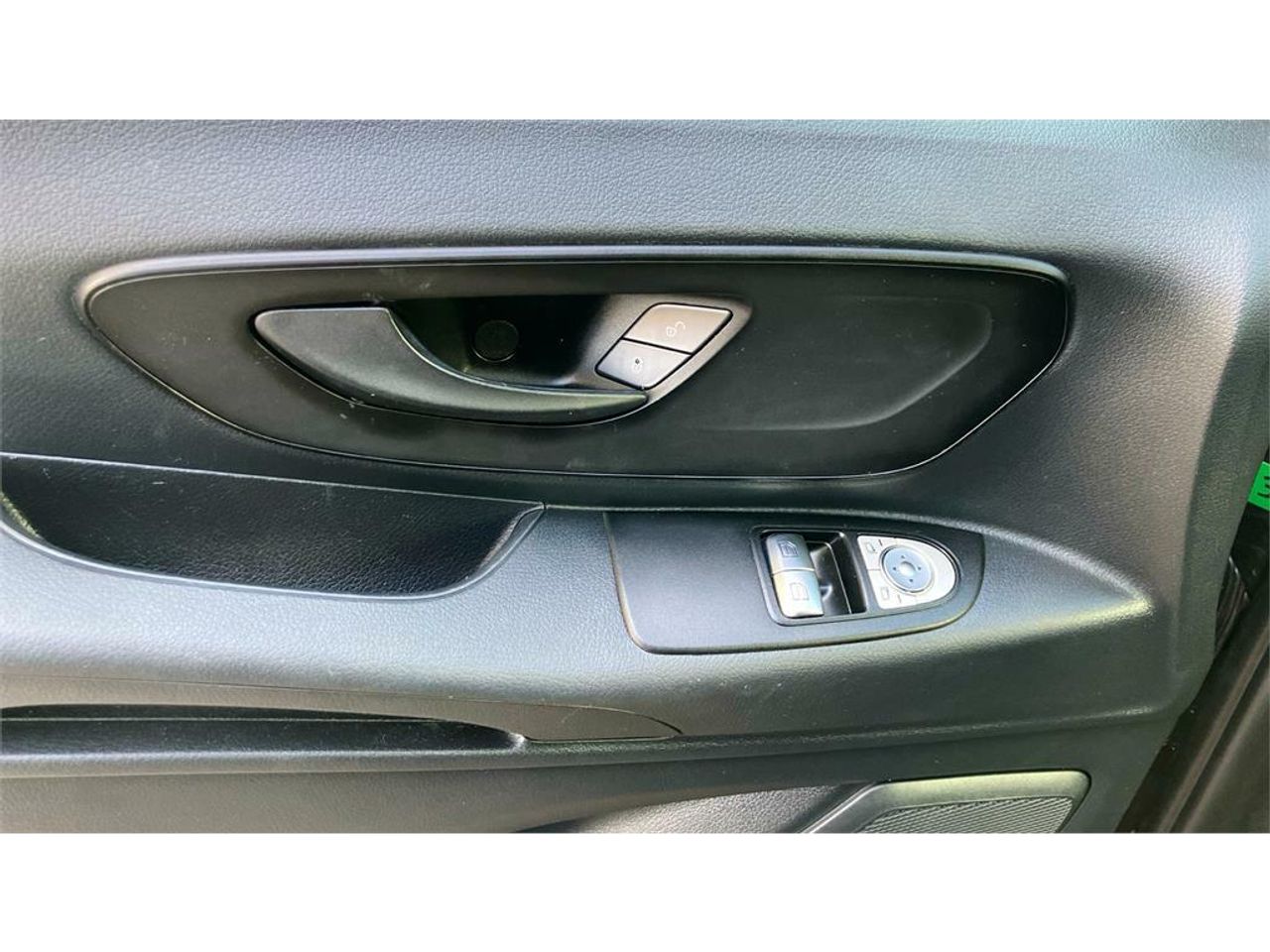 Foto Mercedes-Benz Vito 14