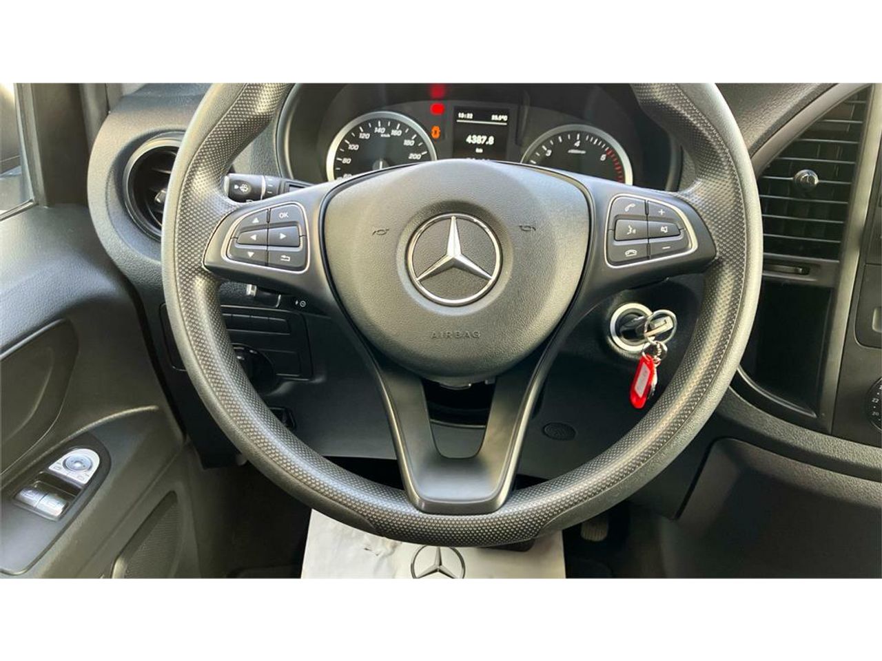 Foto Mercedes-Benz Vito 24