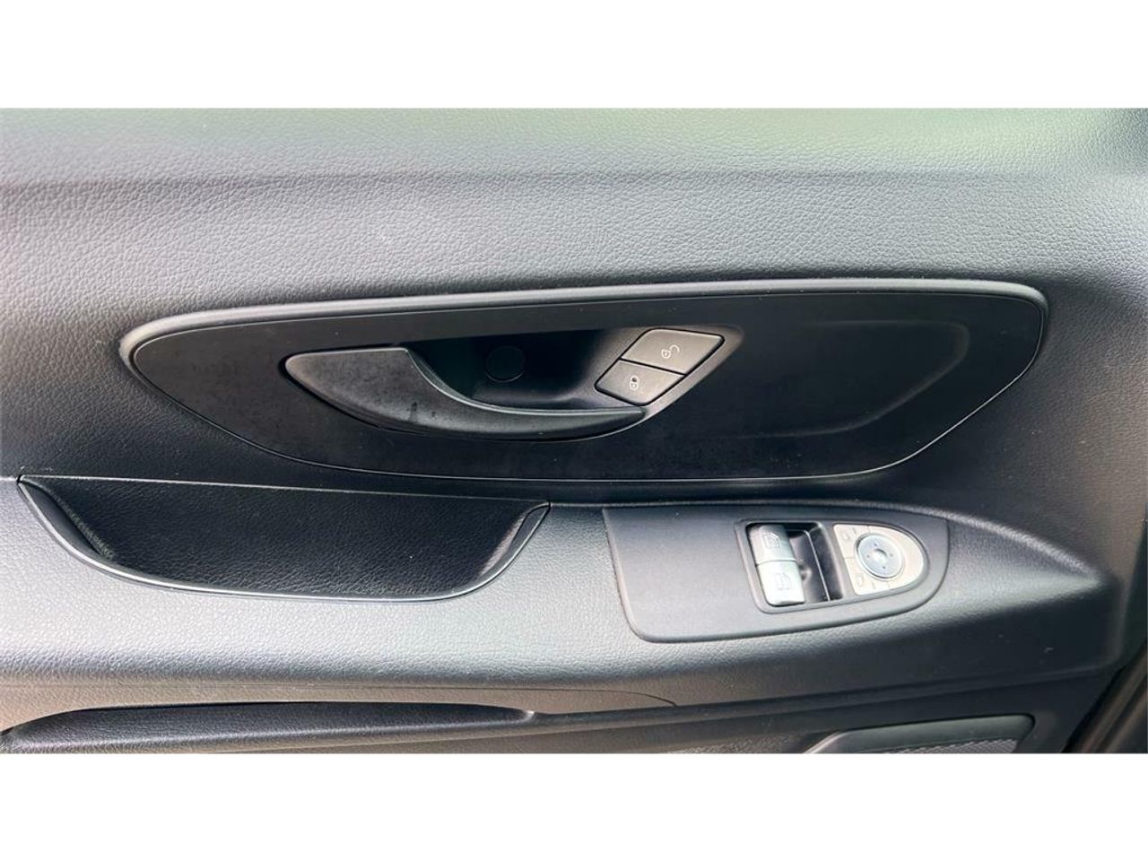 Foto Mercedes-Benz Vito 14