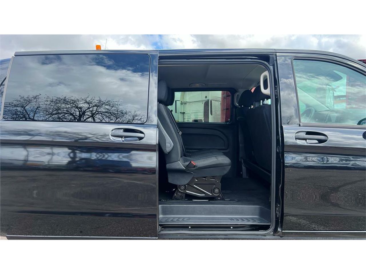 Foto Mercedes-Benz Vito 24