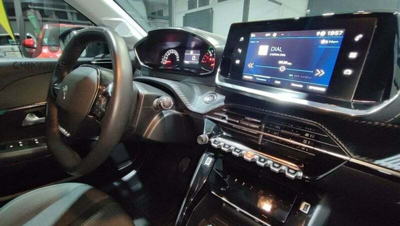 Foto Peugeot 208 14