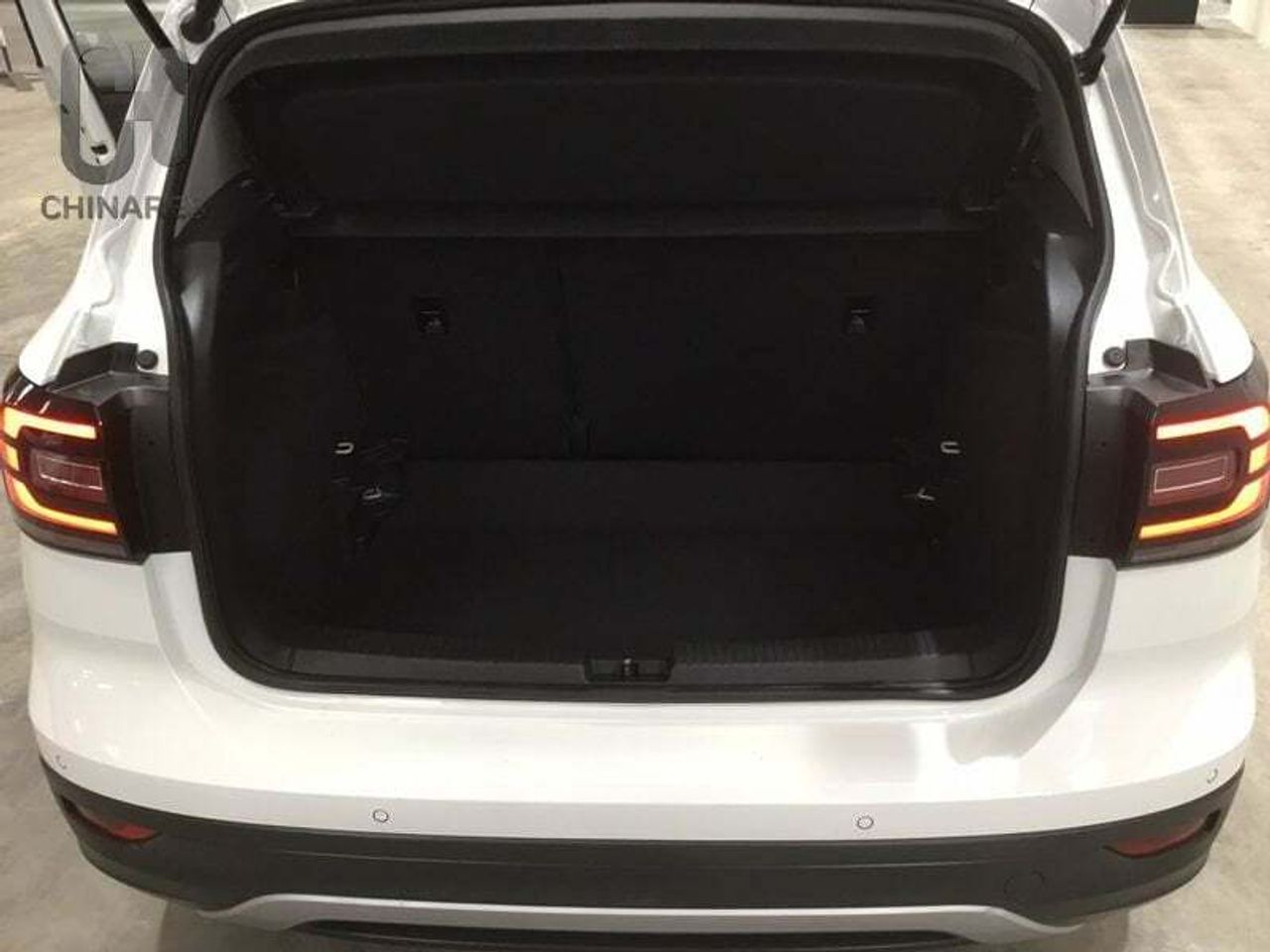 Foto Volkswagen T-Cross 17