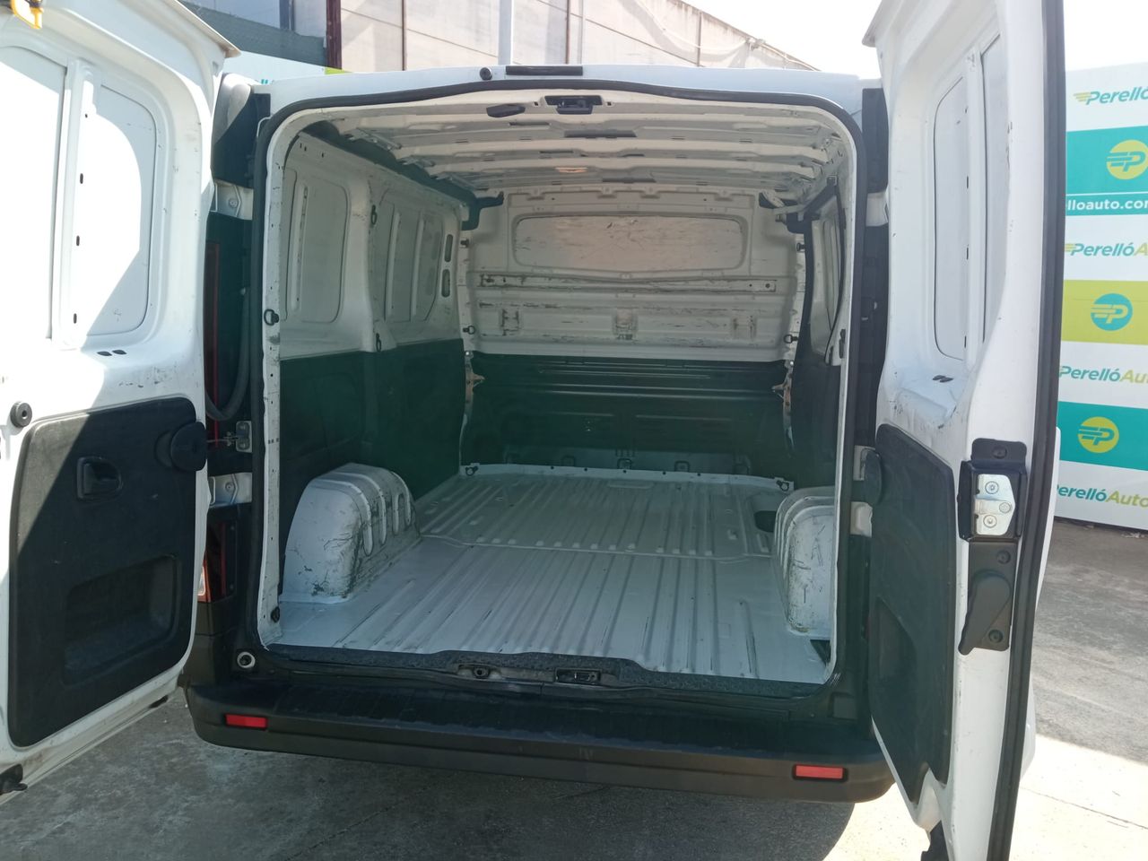 Foto Nissan NV300 6